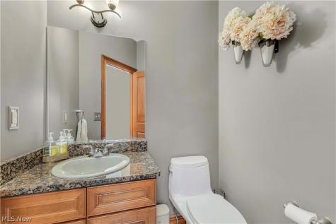 32811 Saint James Trail Avon OH 44011