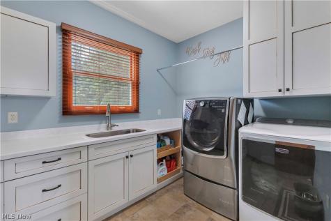32811 Saint James Trail Avon OH 44011