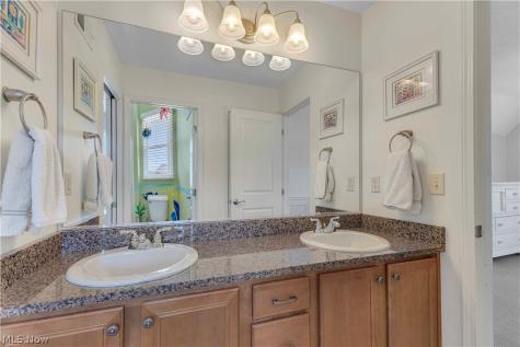 32811 Saint James Trail Avon OH 44011