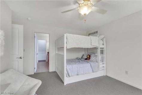 32811 Saint James Trail Avon OH 44011