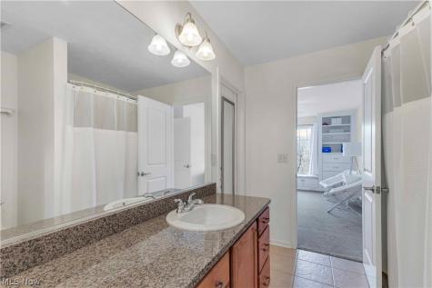 32811 Saint James Trail Avon OH 44011