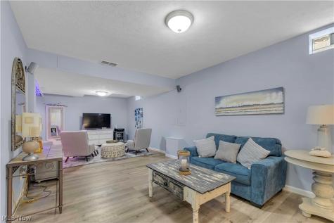 32811 Saint James Trail Avon OH 44011