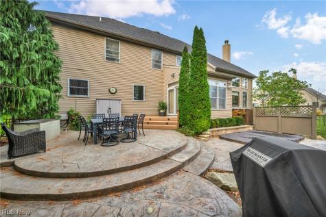 32811 Saint James Trail Avon OH 44011