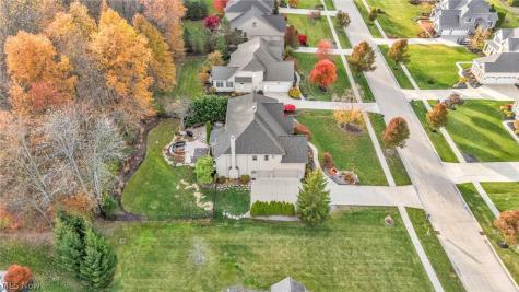 32811 Saint James Trail Avon OH 44011