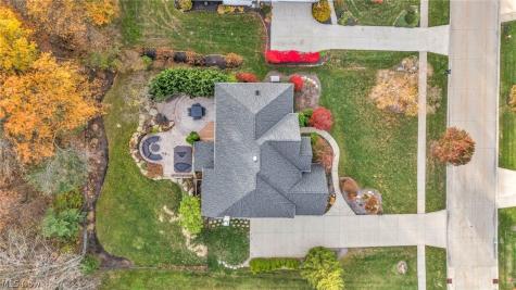 32811 Saint James Trail Avon OH 44011