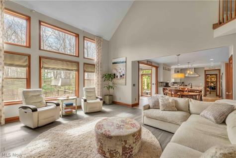 32811 Saint James Trail Avon OH 44011