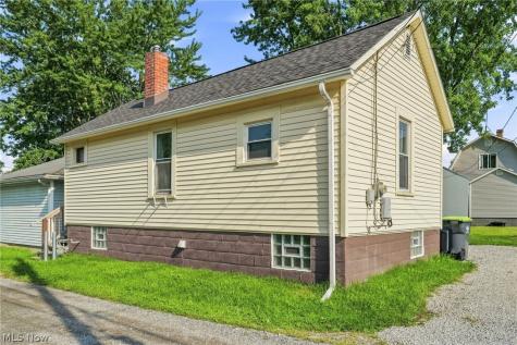 376 E 1/2 Ohio Avenue Sebring OH 44672