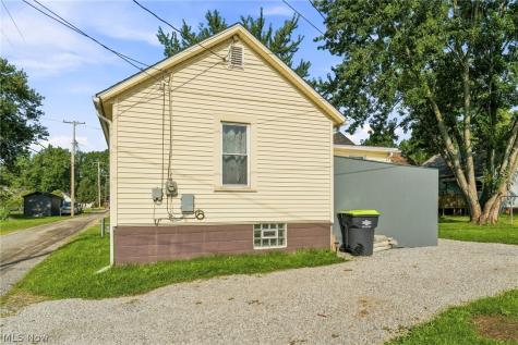 376 E 1/2 Ohio Avenue Sebring OH 44672