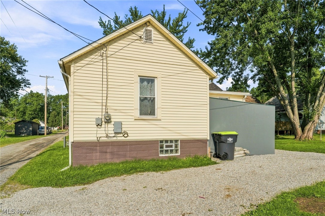 376 E 1/2 Ohio Avenue Sebring OH 44672