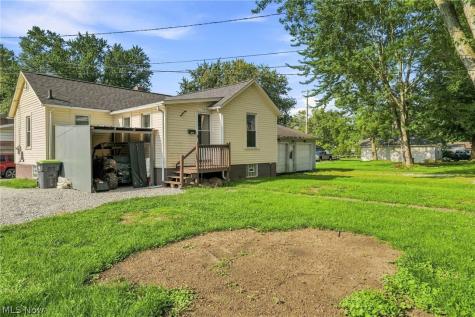 376 E 1/2 Ohio Avenue Sebring OH 44672