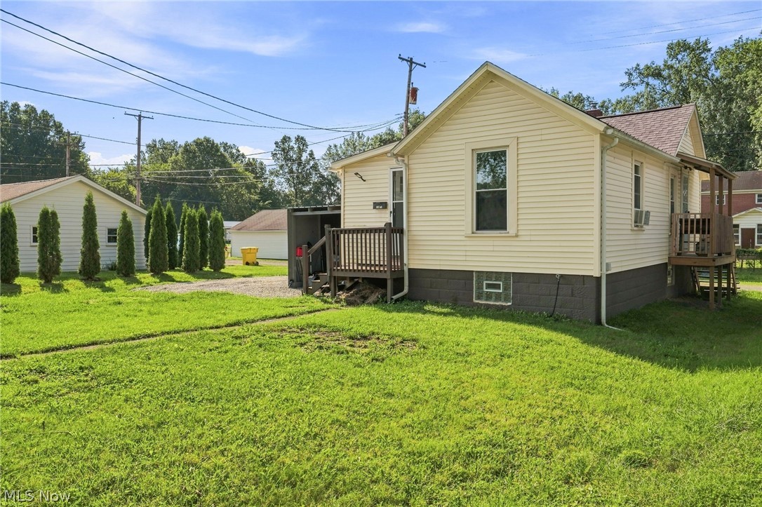 376 E 1/2 Ohio Avenue Sebring OH 44672