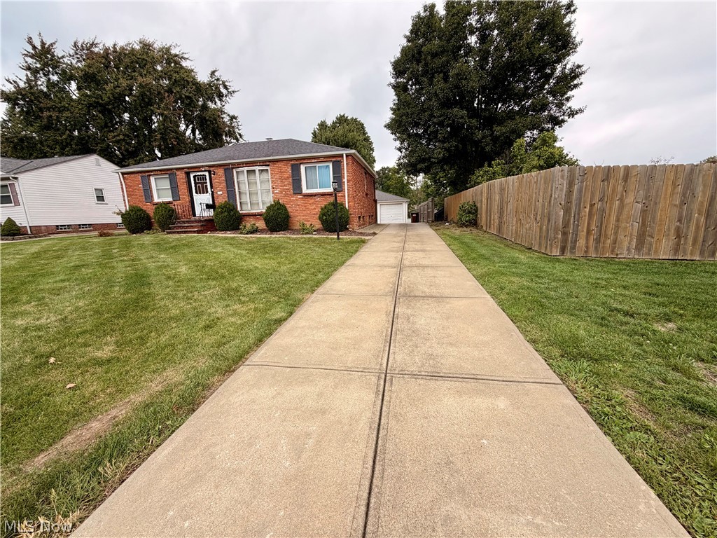 11700 Glamer Drive Parma OH 44130