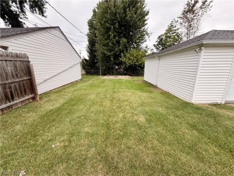 11700 Glamer Drive Parma OH 44130