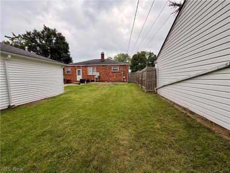 11700 Glamer Drive Parma OH 44130