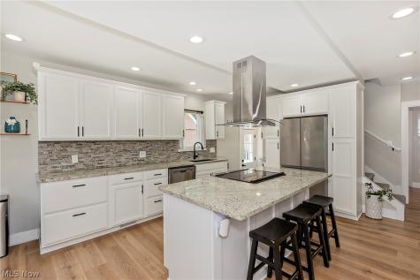 590 Glen Park Drive Bay Village OH 44140