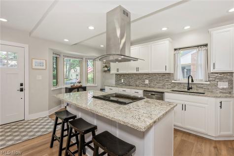 590 Glen Park Drive Bay Village OH 44140