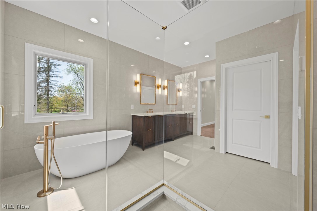 5048 Neptune Oval Solon OH 44139