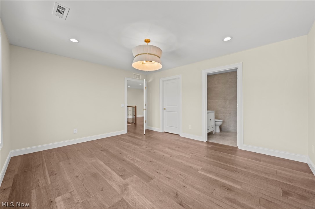 5048 Neptune Oval Solon OH 44139