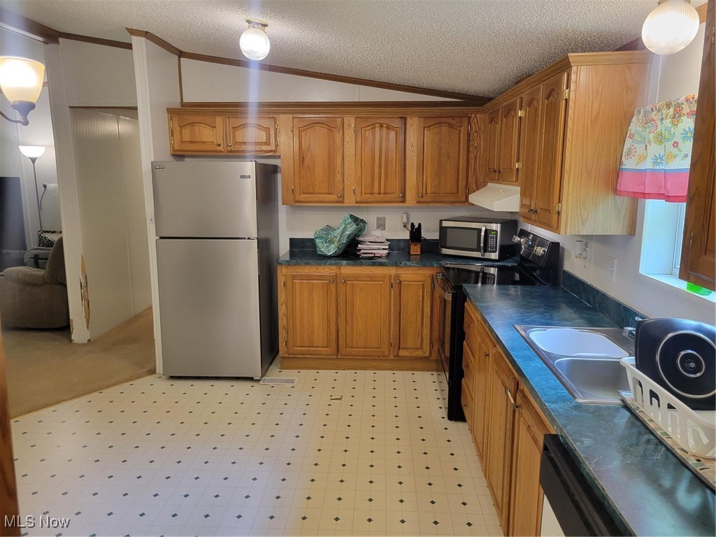 15615 Valleyview Drive Burton OH 44021