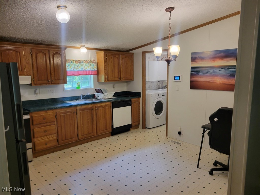 15615 Valleyview Drive Burton OH 44021