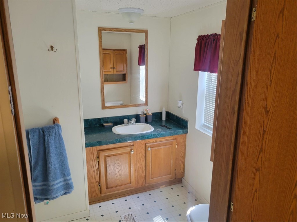 15615 Valleyview Drive Burton OH 44021