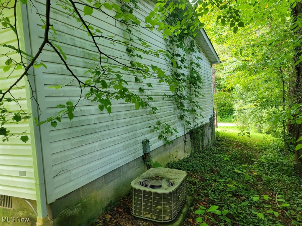 15615 Valleyview Drive Burton OH 44021