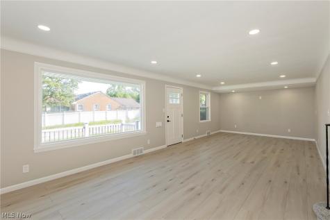 22750 Fairlawn Drive Euclid OH 44117
