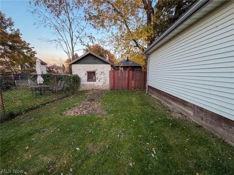 113 Hyde Avenue Niles OH 44446