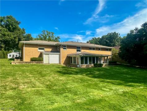 1525 Bellvue Drive Niles OH 44446