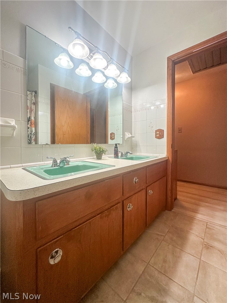 1525 Bellvue Drive Niles OH 44446