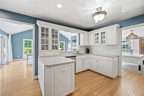195 Shawnee Trail Aurora OH 44202