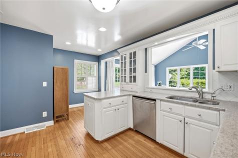 195 Shawnee Trail Aurora OH 44202