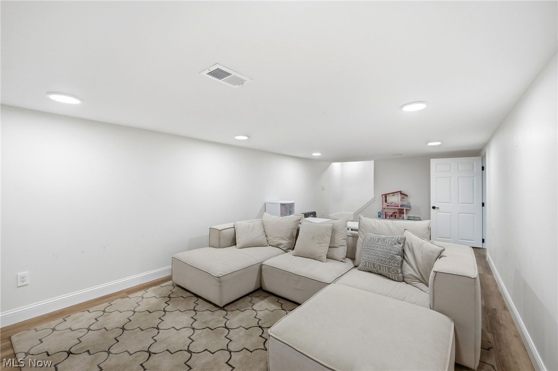 195 Shawnee Trail Aurora OH 44202