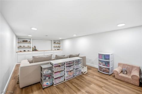 195 Shawnee Trail Aurora OH 44202