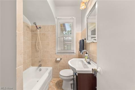 2124 E 28th Street Lorain OH 44055