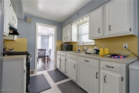 13905 Thraves Avenue Garfield Heights OH 44125