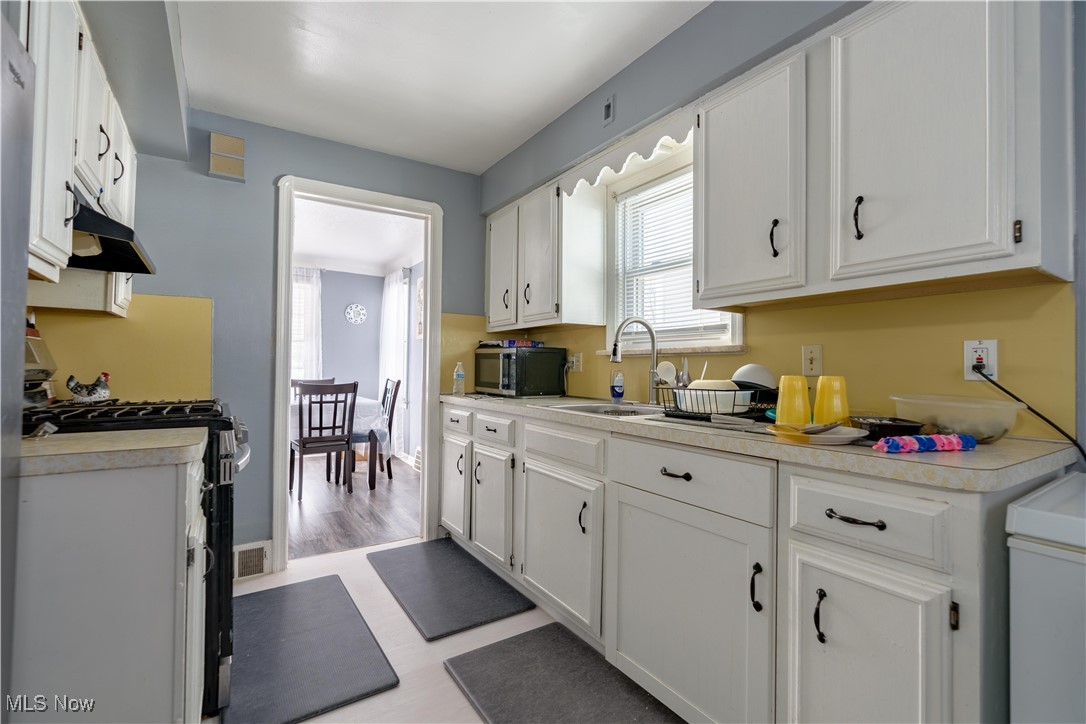 13905 Thraves Avenue Garfield Heights OH 44125