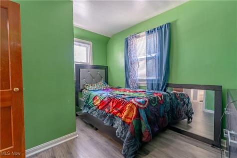 13905 Thraves Avenue Garfield Heights OH 44125