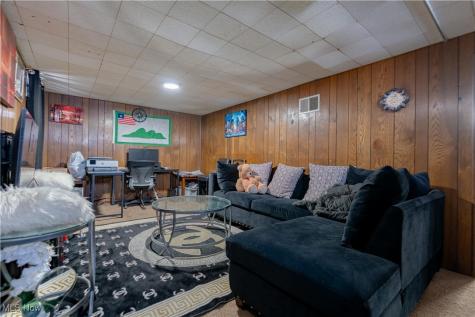 13905 Thraves Avenue Garfield Heights OH 44125