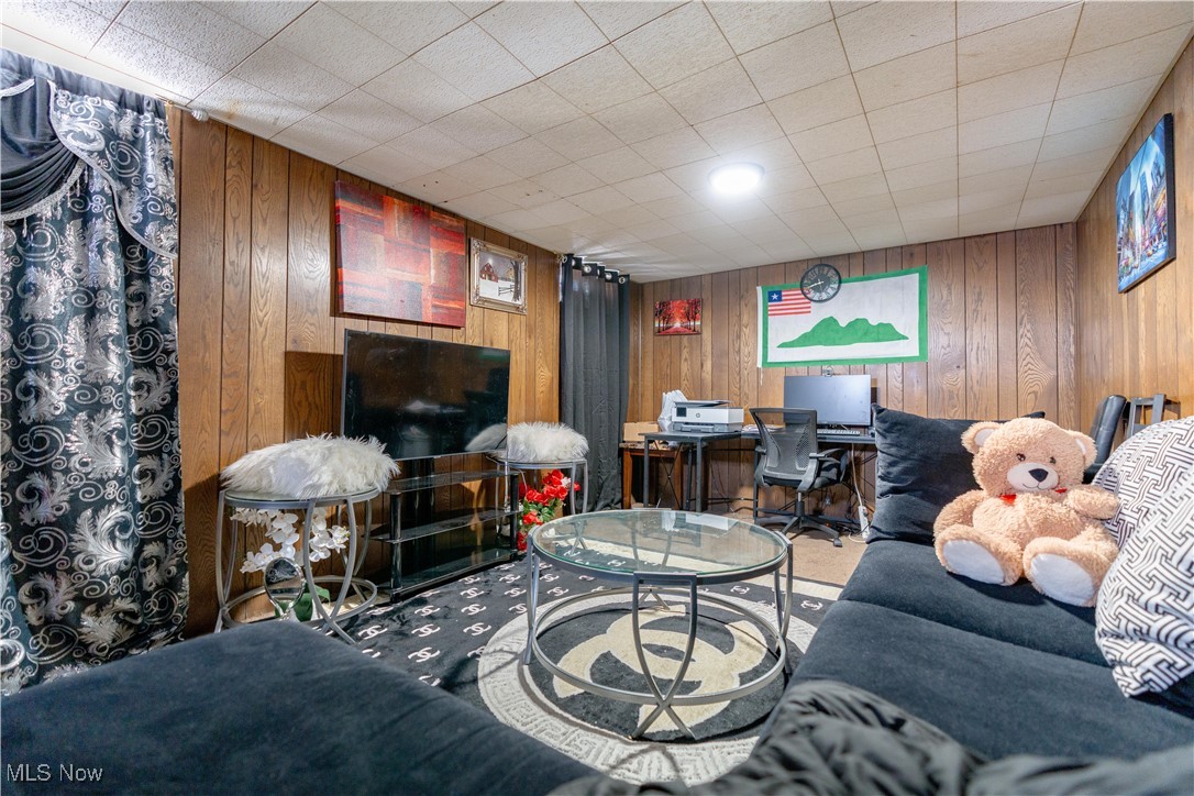 13905 Thraves Avenue Garfield Heights OH 44125