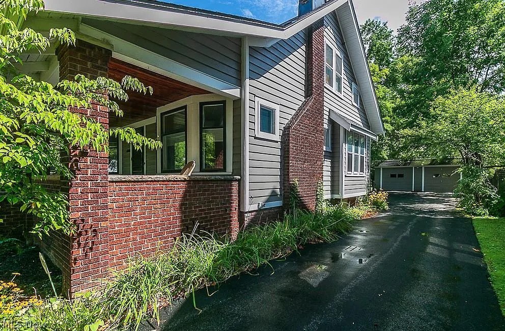 2593 Canterbury Road Cleveland Heights OH 44118