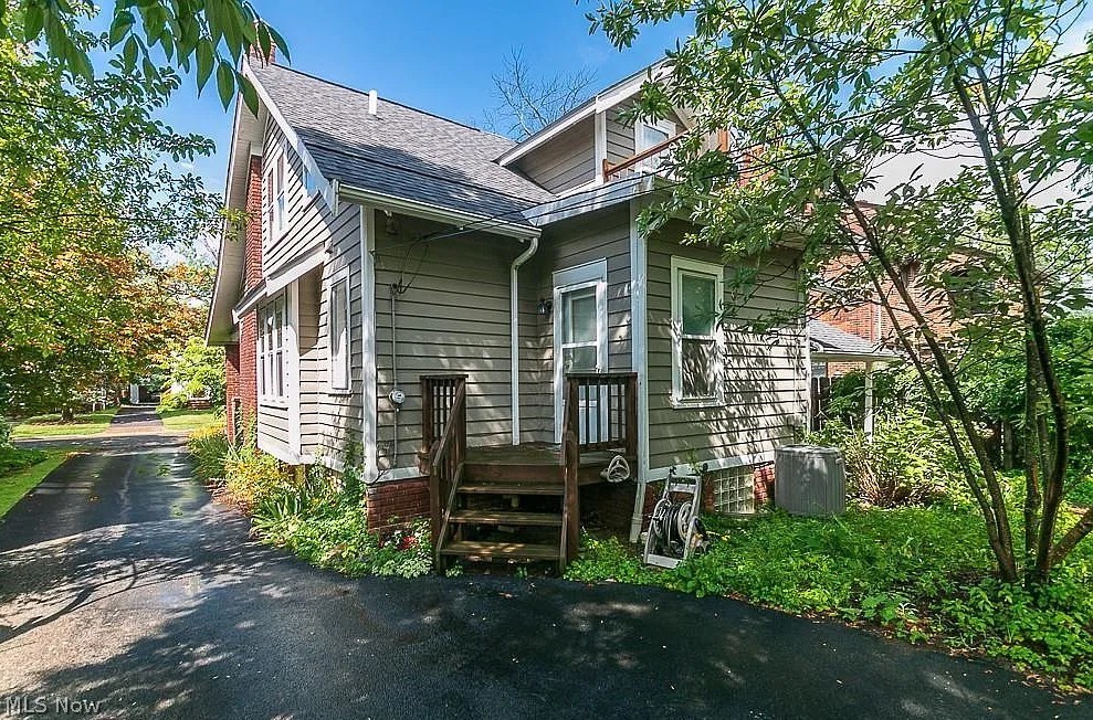 2593 Canterbury Road Cleveland Heights OH 44118