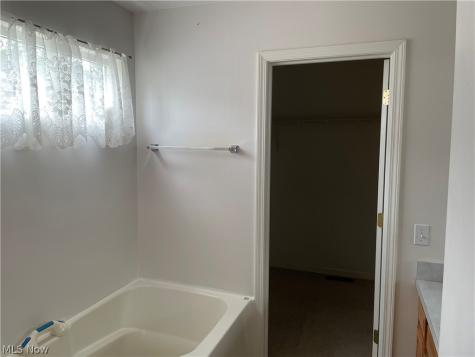6651 W 130 Street Parma Heights OH 44130