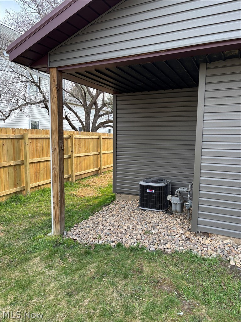 241 Mckinley Avenue Newcomerstown OH 43832