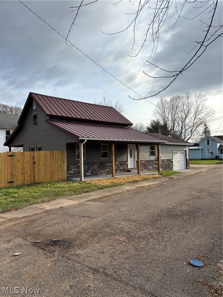 241 Mckinley Avenue Newcomerstown OH 43832