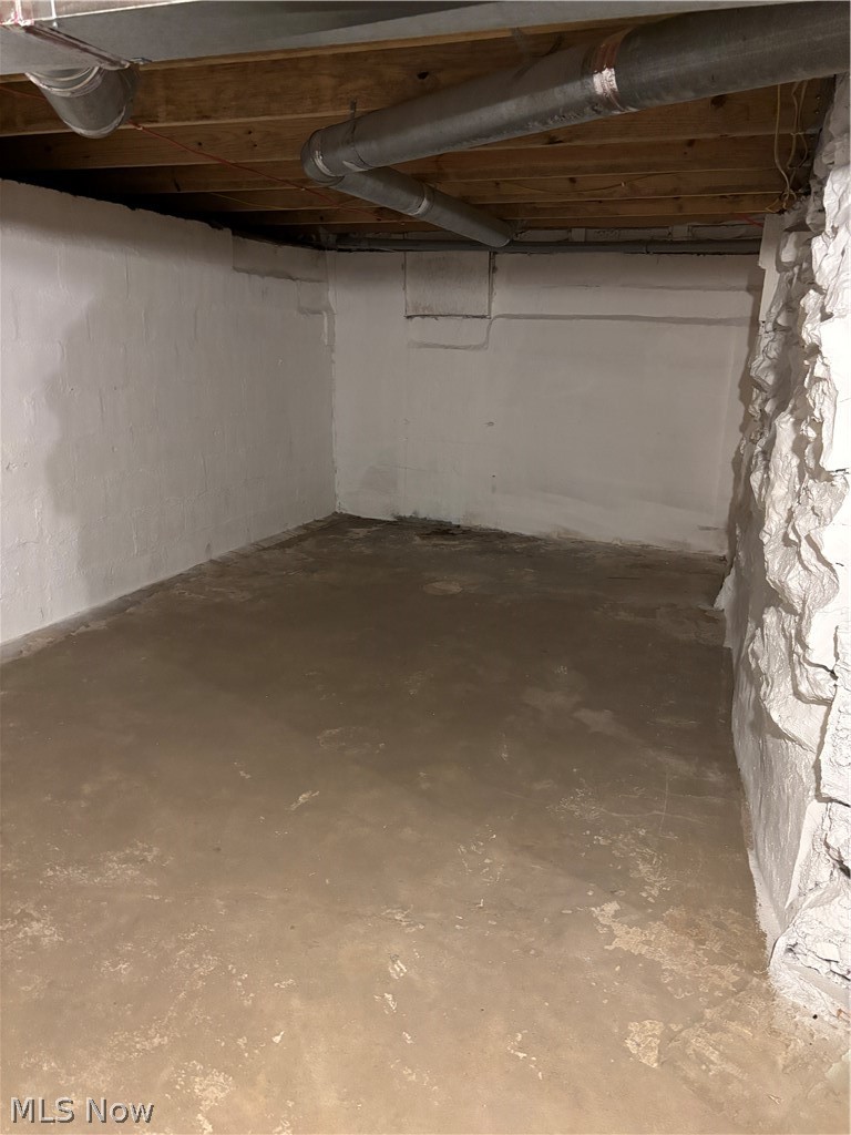 241 Mckinley Avenue Newcomerstown OH 43832