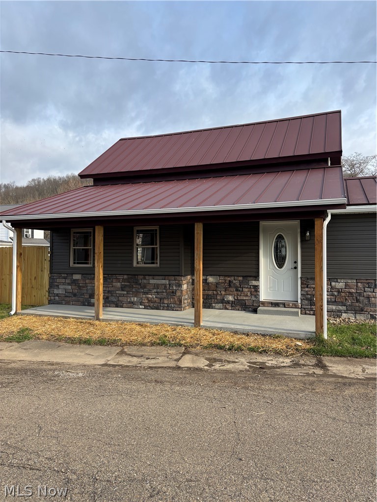 241 Mckinley Avenue Newcomerstown OH 43832