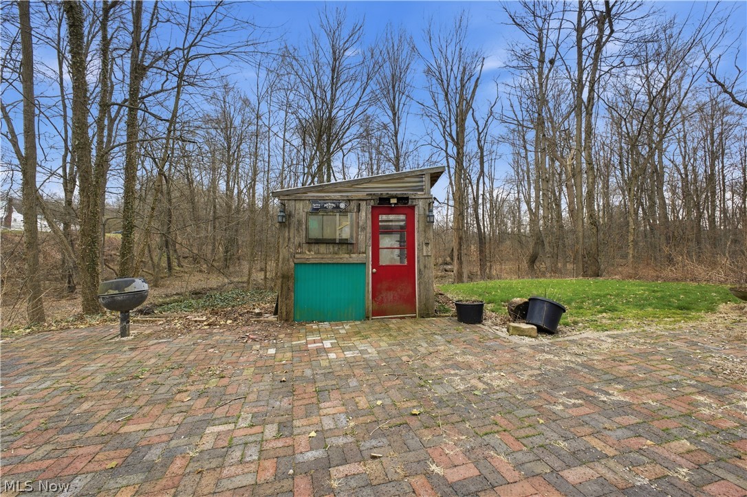 1110 Niles Vienna Road Vienna OH 44473