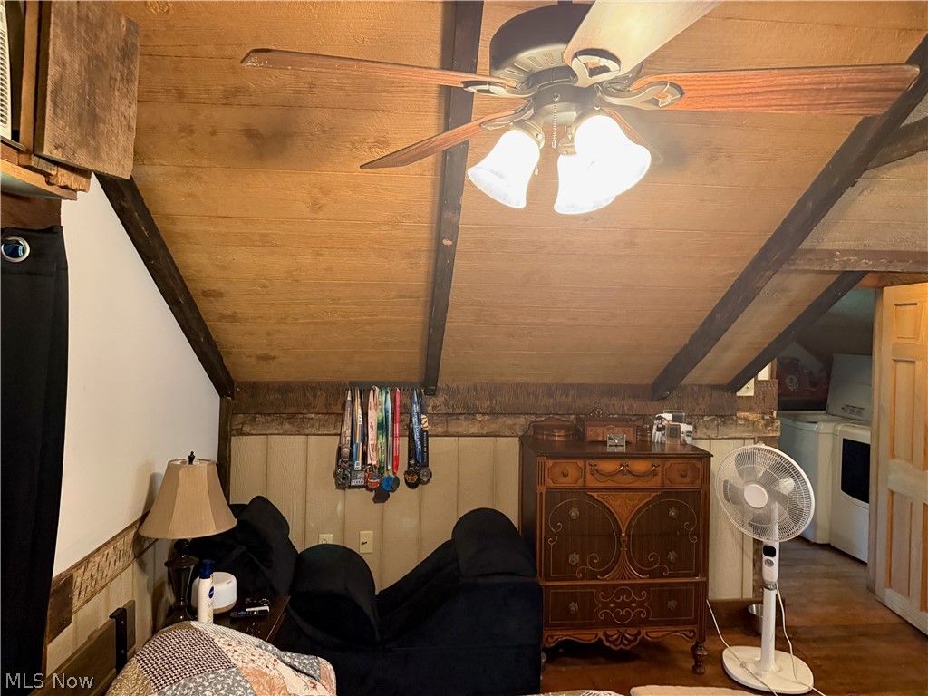 11811 Gaston Road Negley OH 44441