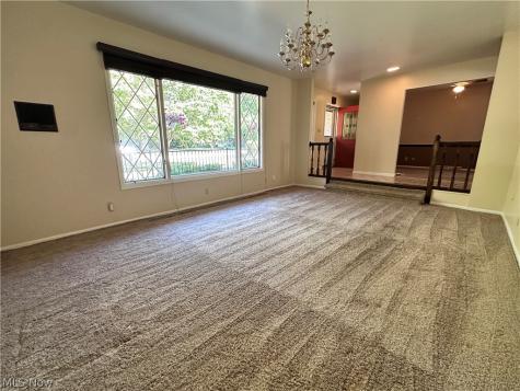 6374 S Cedarwood Road Mentor OH 44060